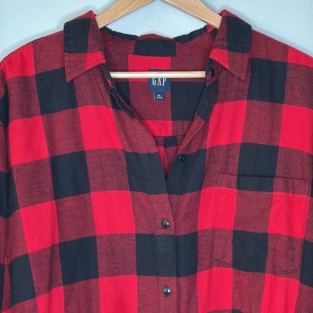 GAP Flannel Boyfriend Buffalo Check Button Down Shirt in Red & Black Size XL - Picture 2 of 8
